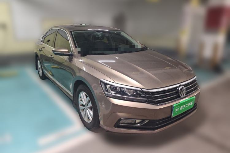 Used Volkswagen Passat 2016 330TSI DSG Luxury Edition Front Right 45 Deg