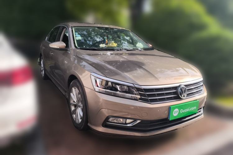 Used Volkswagen Passat 2016 280TSI DSG Prestige Edition Front Right 45 Deg