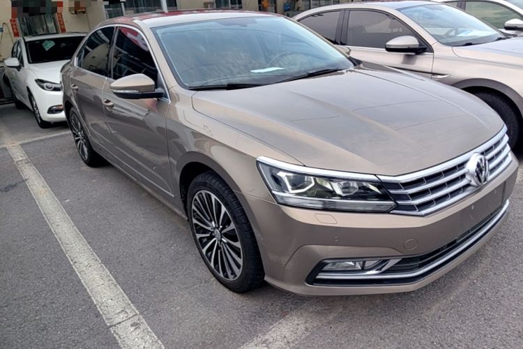 Used Volkswagen Passat 2016 330TSI DSG Prestige Edition Front Right 45 Deg