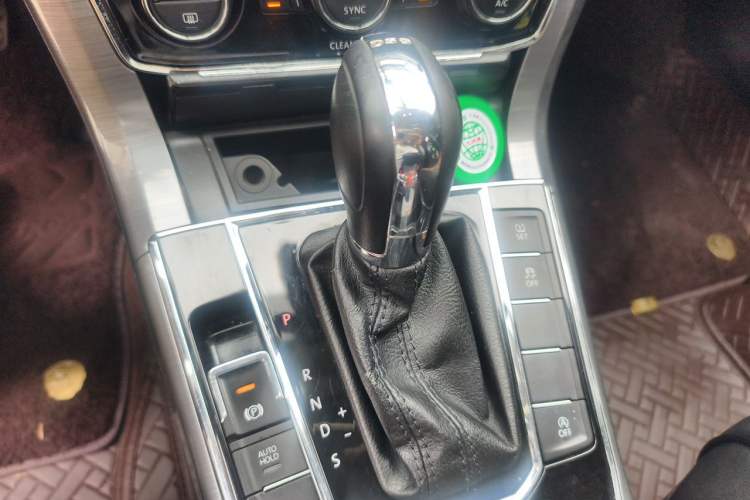 Used Volkswagen Passat 2016 280TSI DSG Prestige Edition Gear Lever