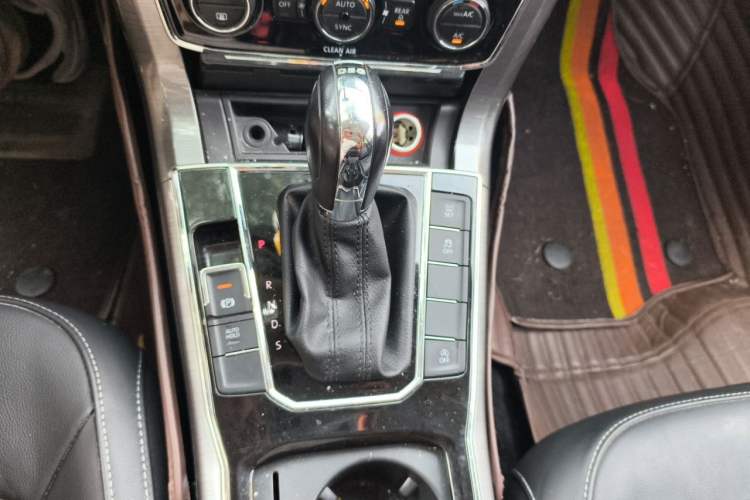 Used Volkswagen Passat 2016 280TSI DSG Prestige Edition Gear Lever
