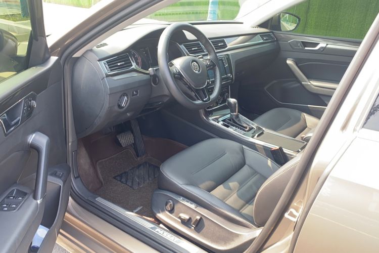 Used Volkswagen Passat 2016 330TSI DSG Prestige Edition Interior 2