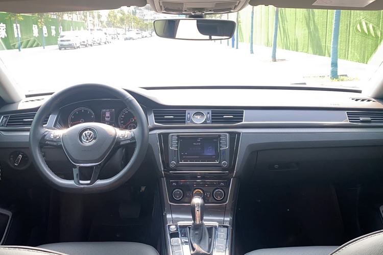 Used Volkswagen Passat 2016 330TSI DSG Prestige Edition Interior 3