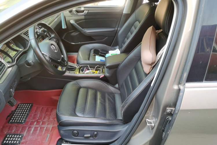 Used Volkswagen Passat 2016 330TSI DSG Luxury Edition Left Front Seat