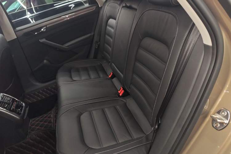 Used Volkswagen Passat 2016 330TSI DSG Luxury Edition Left Rear Seat