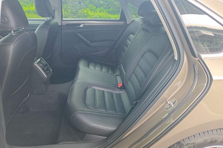 Used Volkswagen Passat 2016 330TSI DSG Luxury Edition Left Rear Seat
