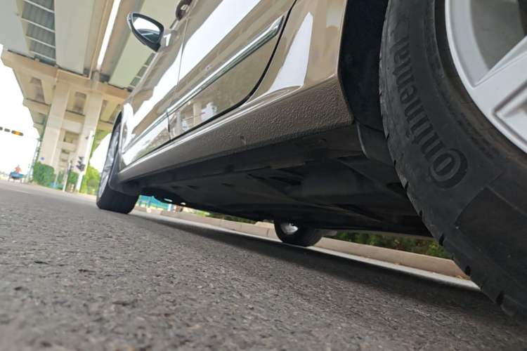 Used Volkswagen Passat 2016 330TSI DSG Luxury Edition Left Side Sill