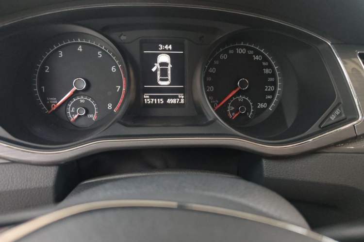 Used Volkswagen Passat 2016 330TSI DSG Luxury Edition Odometer Close Up