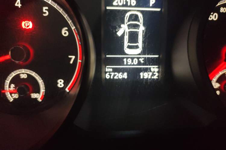 Used Volkswagen Passat 2016 330TSI DSG Luxury Edition Odometer Close Up