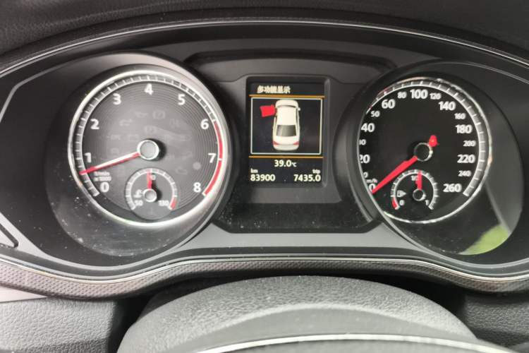 Used Volkswagen Passat 2016 330TSI DSG Prestige Edition Odometer Close Up