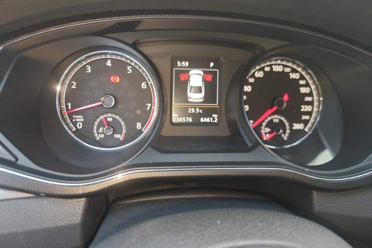 Used Volkswagen Passat 2016 330TSI DSG Prestige Edition Odometer Close Up