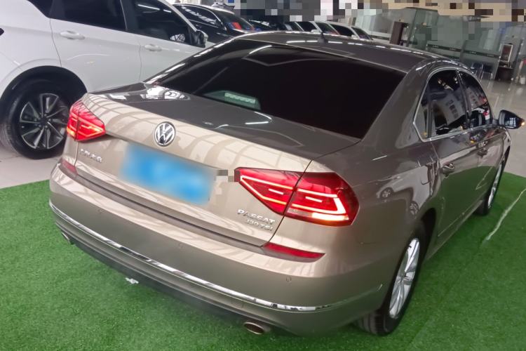 Used Volkswagen Passat 2016 330TSI DSG Luxury Edition Rear Right 45 Deg