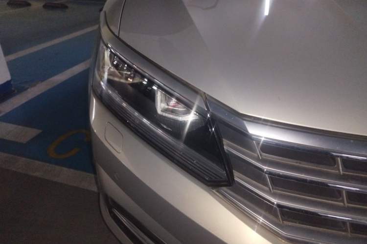 Used Volkswagen Passat 2016 330TSI DSG Prestige Edition Right Front Headlight