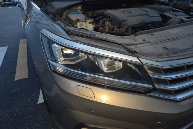 Used Volkswagen Passat 2016 330TSI DSG Prestige Edition Right Front Headlight
