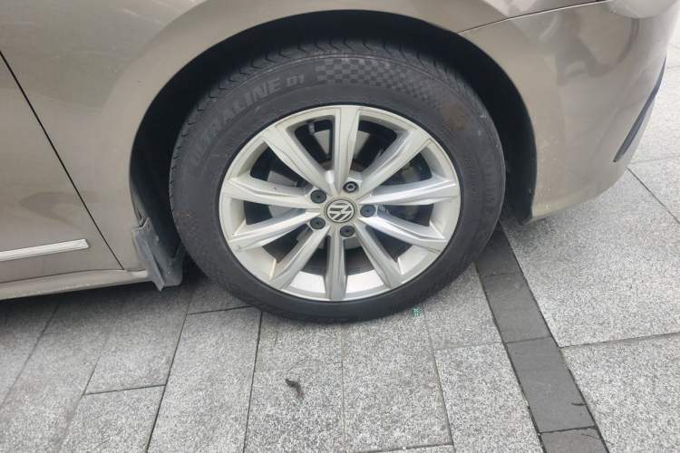 Used Volkswagen Passat 2016 280TSI DSG Prestige Edition Right Front Wheel Hub