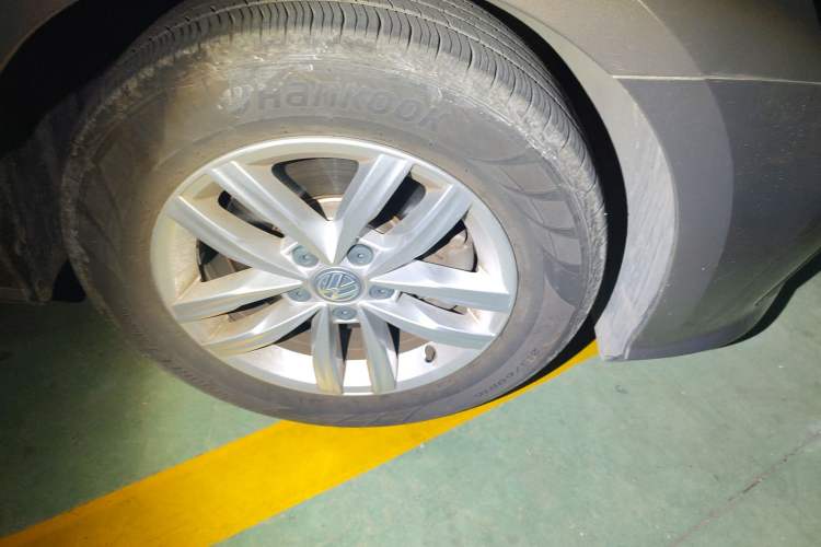 Used Volkswagen Passat 2016 330TSI DSG Luxury Edition Right Front Wheel Hub
