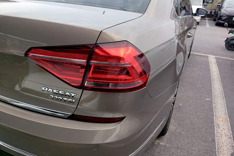 Used Volkswagen Passat 2016 330TSI DSG Prestige Edition Right Rear Taillight