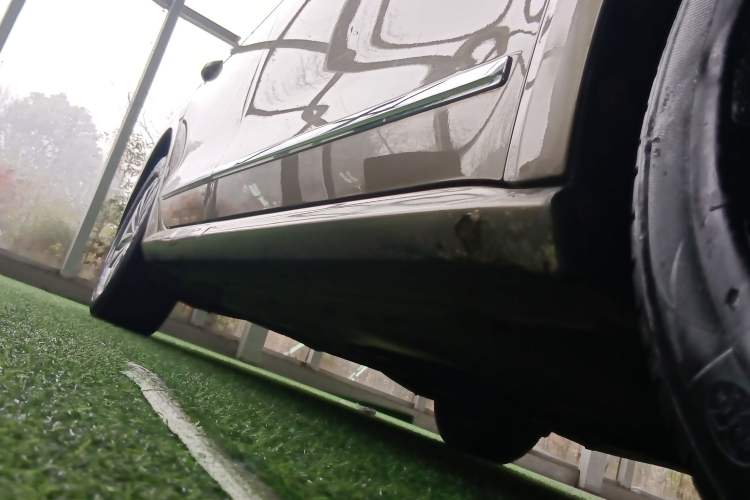 Used Volkswagen Passat 2016 330TSI DSG Luxury Edition Right Side Sill