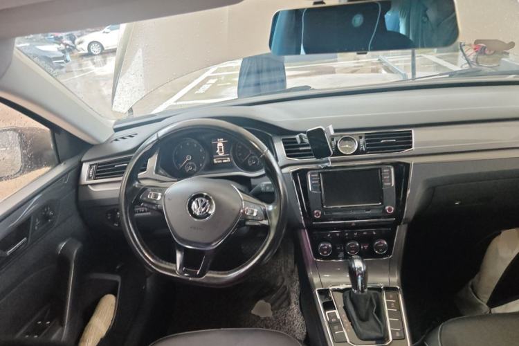 Used Volkswagen Passat 2016 330TSI DSG Luxury Edition Steering Wheel