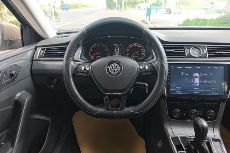 Used Volkswagen Passat 2016 330TSI DSG Luxury Edition Steering Wheel