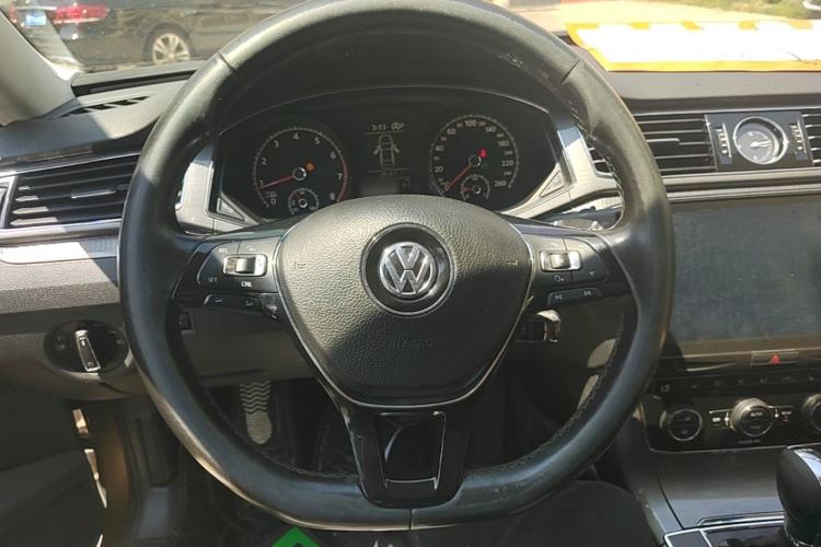 Used Volkswagen Passat 2016 280TSI DSG Prestige Edition Steering Wheel