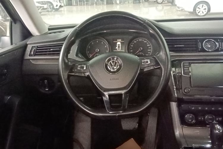 Used Volkswagen Passat 2016 330TSI DSG Luxury Edition Steering Wheel