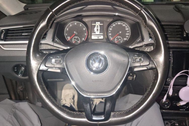 Used Volkswagen Passat 2016 330TSI DSG Luxury Edition Steering Wheel
