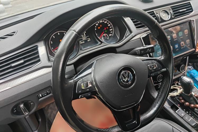 Used Volkswagen Passat 2016 330TSI DSG Luxury Edition Steering Wheel
