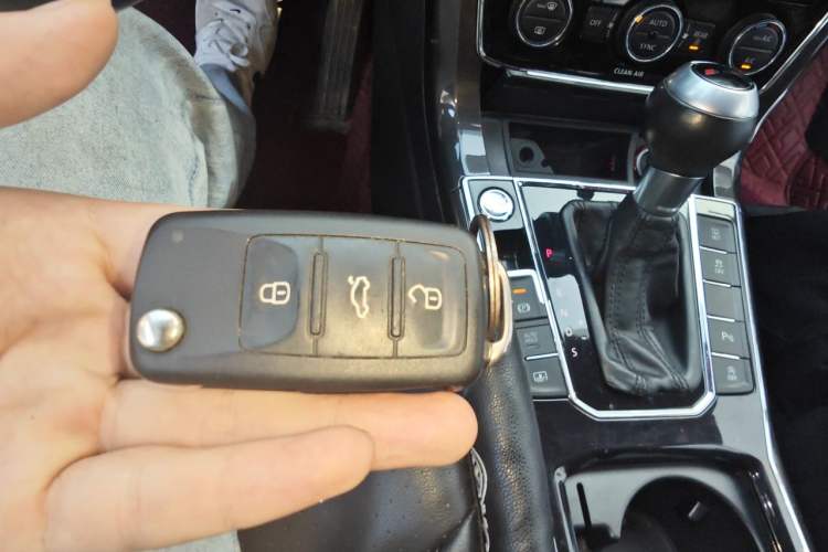 Used Volkswagen Passat 2016 330TSI DSG Prestige Edition Vehicle Key
