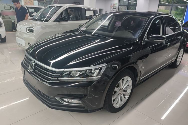 Used Volkswagen Passat 2017 330TSI DSG Luxury Edition Guazi used car, China used car export, Used car for sale, Used Volkswagen cars, Cheapest cars for sale
