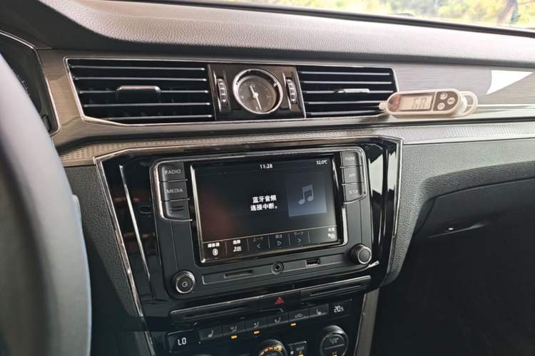 Used Volkswagen Passat 2017 330TSI DSG Luxury Edition Audio And AC Panel