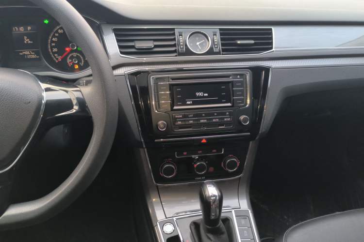 Used Volkswagen Passat 2017 1.8TSI DSG Government Procurement Version (CEA Engine) Audio And AC Panel