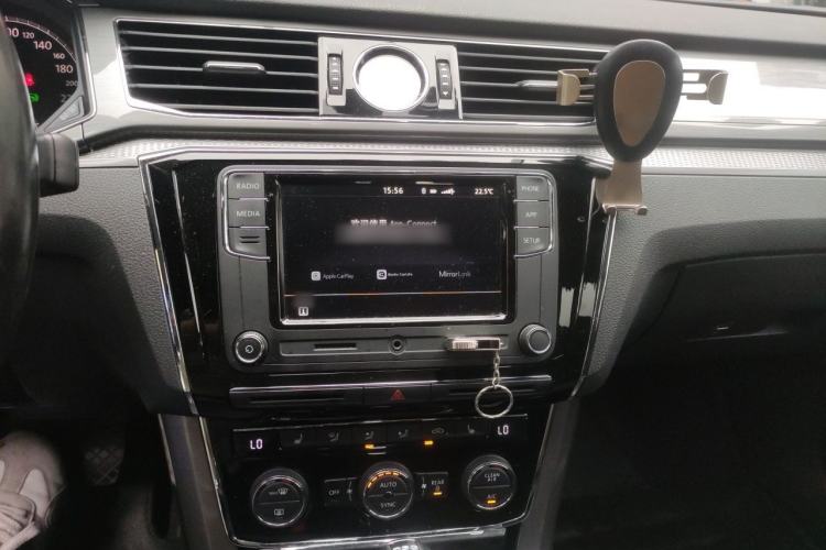 Used Volkswagen Passat 2017 330TSI DSG Luxury Edition Audio And AC Panel