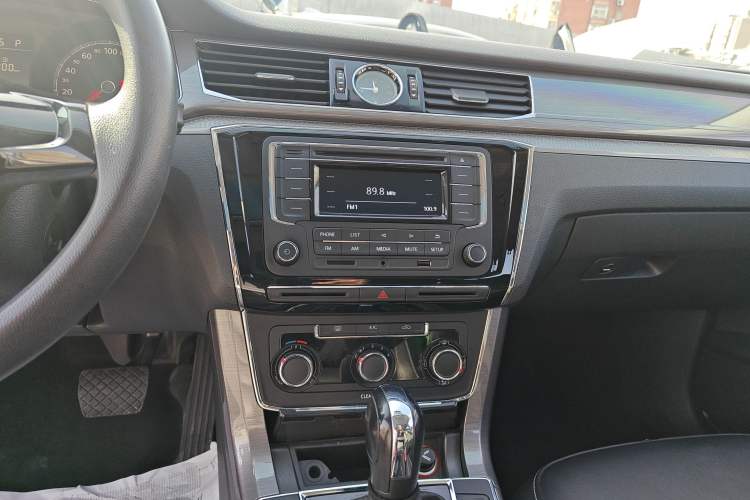 Used Volkswagen Passat 2017 1.8TSI DSG Government Procurement Version (CEA Engine) Audio And AC Panel