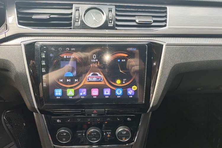 Used Volkswagen Passat 2017 280TSI DSG Luxury Edition Audio And AC Panel