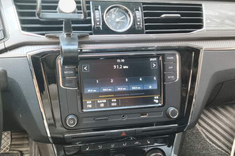 Used Volkswagen Passat 2017 330TSI DSG Luxury Edition Audio And AC Panel