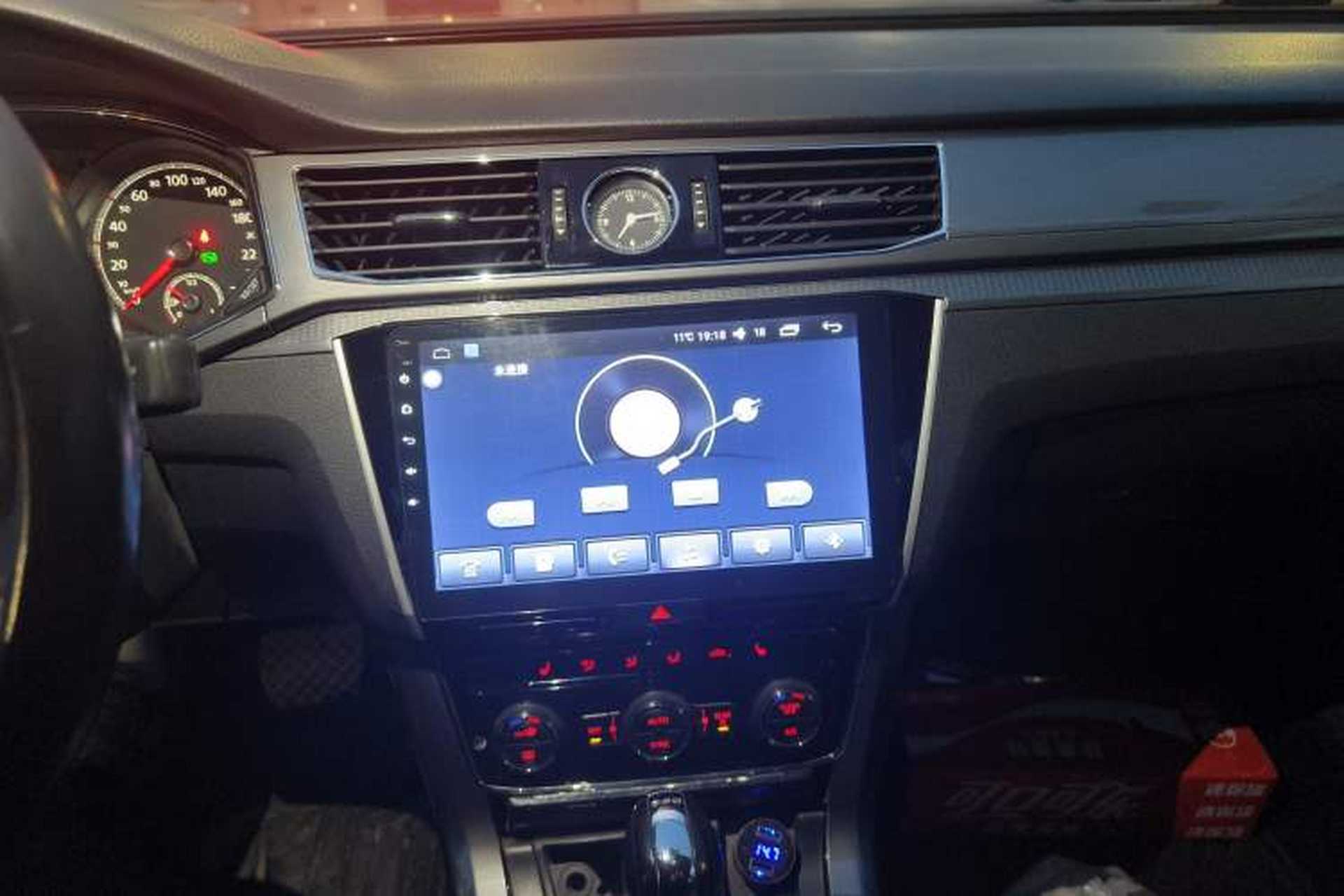 Used Volkswagen Passat 2017 280TSI DSG Luxury Edition Audio And AC Panel