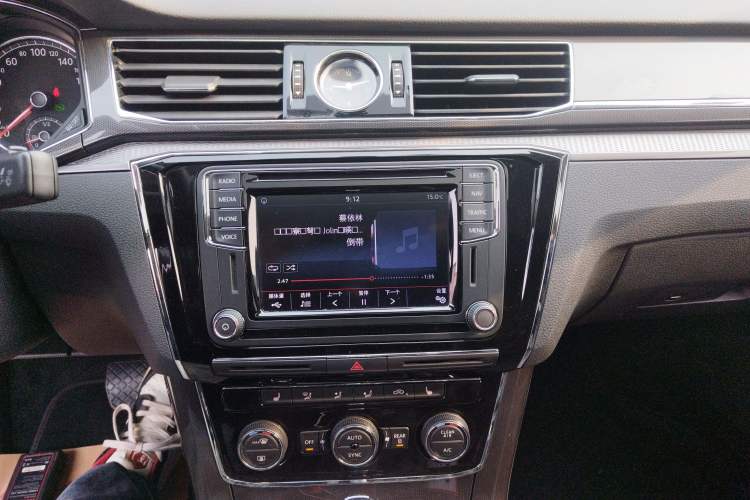Used Volkswagen Passat 2017 330TSI DSG Prestige Edition Audio And AC Panel