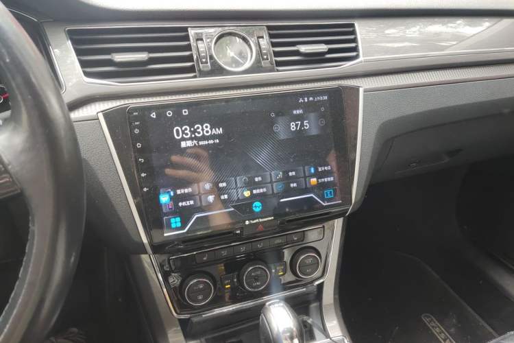 Used Volkswagen Passat 2017 330TSI DSG Luxury Edition Audio And AC Panel
