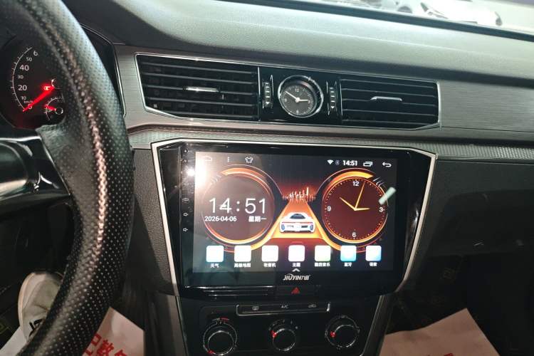 Used Volkswagen Passat 2017 280TSI DSG Luxury Edition Audio And AC Panel