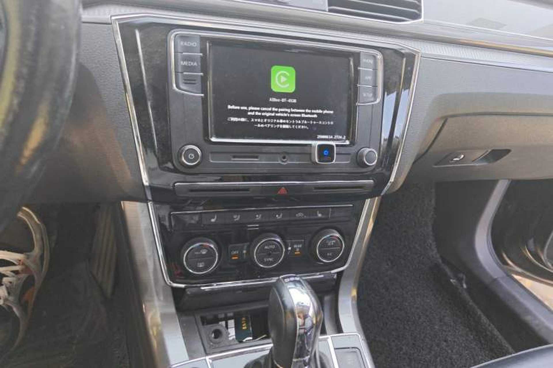 Used Volkswagen Passat 2017 330TSI DSG Luxury Edition Audio And AC Panel