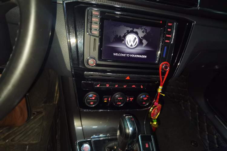 Used Volkswagen Passat 2017 330TSI DSG Prestige Edition Audio And AC Panel