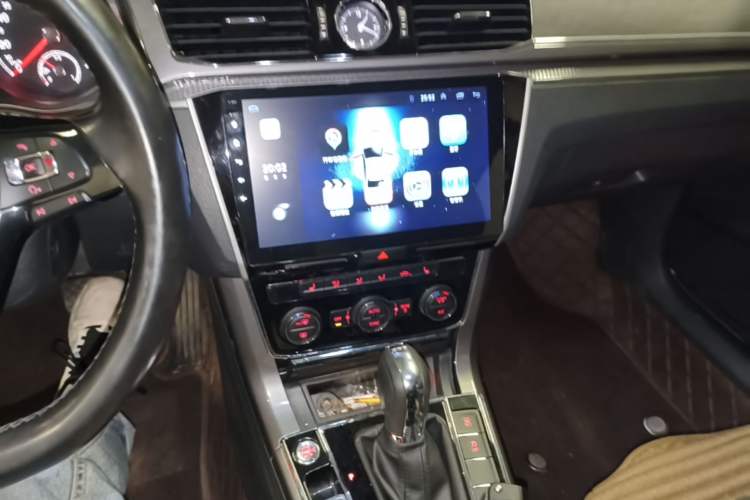 Used Volkswagen Passat 2017 280TSI DSG Luxury Edition Audio And AC Panel