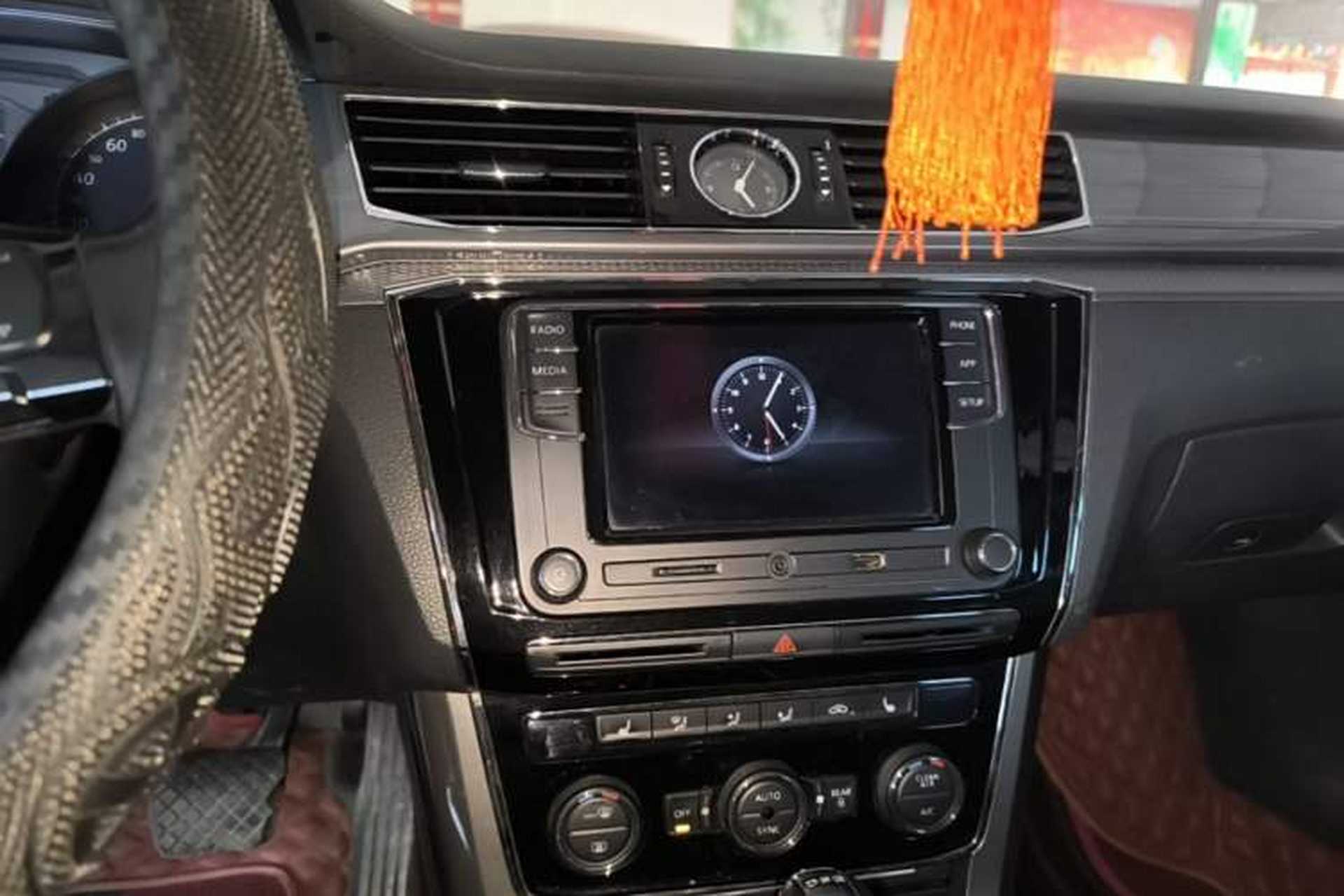 Used Volkswagen Passat 2017 330TSI DSG Luxury Edition Audio And AC Panel