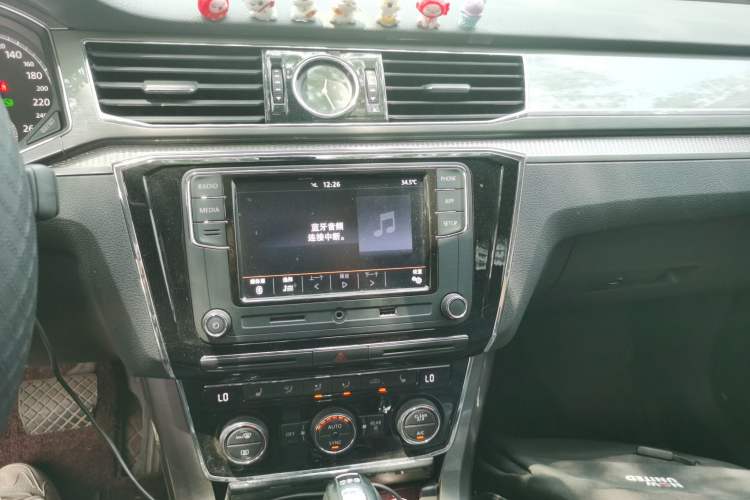 Used Volkswagen Passat 2017 330TSI DSG Luxury Edition Audio And AC Panel