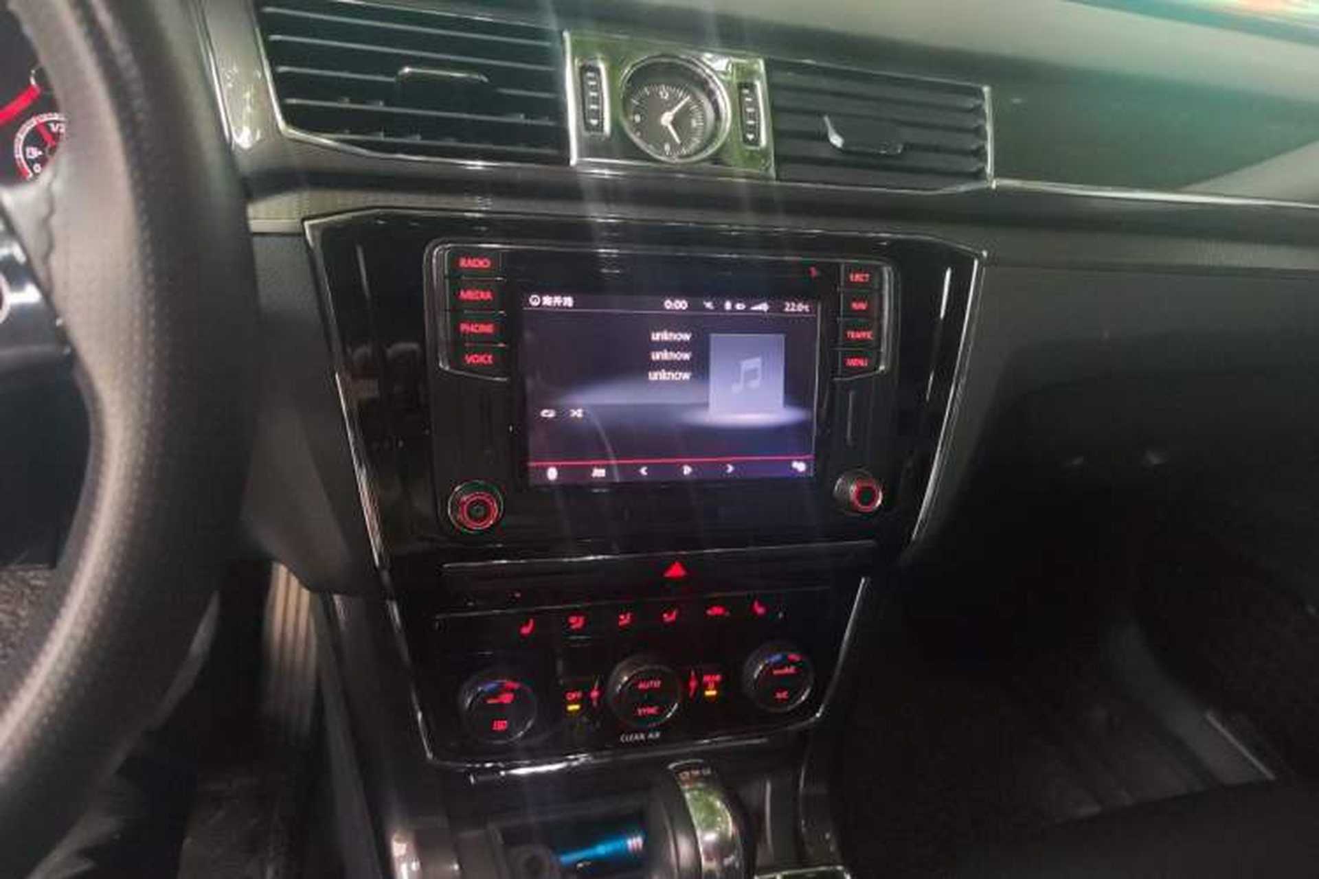 Used Volkswagen Passat 2017 330TSI DSG Prestige Edition Audio And AC Panel