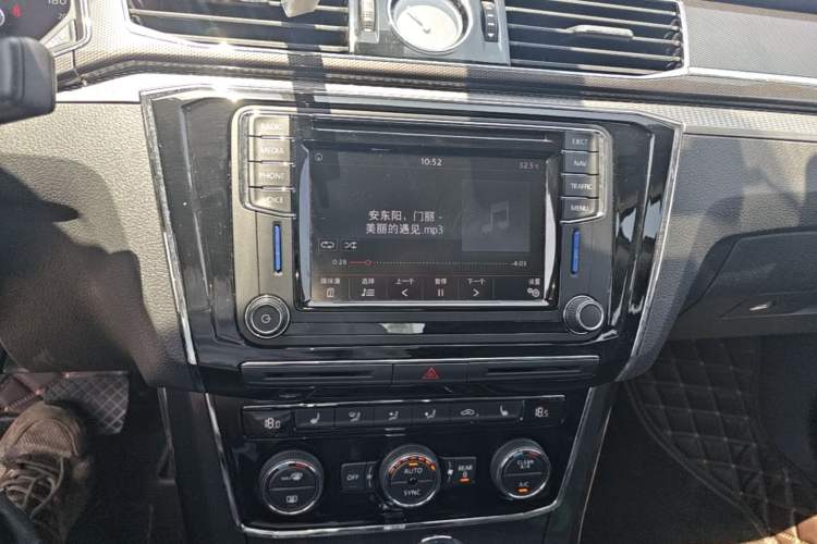 Used Volkswagen Passat 2017 330TSI DSG Prestige Edition Audio And AC Panel