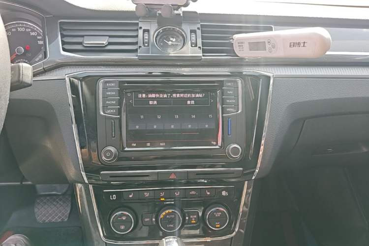 Used Volkswagen Passat 2017 330TSI DSG Prestige Edition Audio And AC Panel