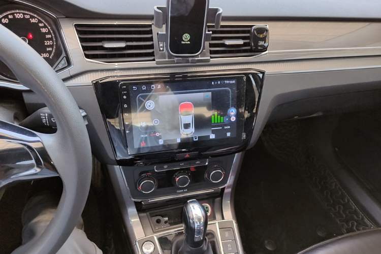 Used Volkswagen Passat  Audio And AC Panel