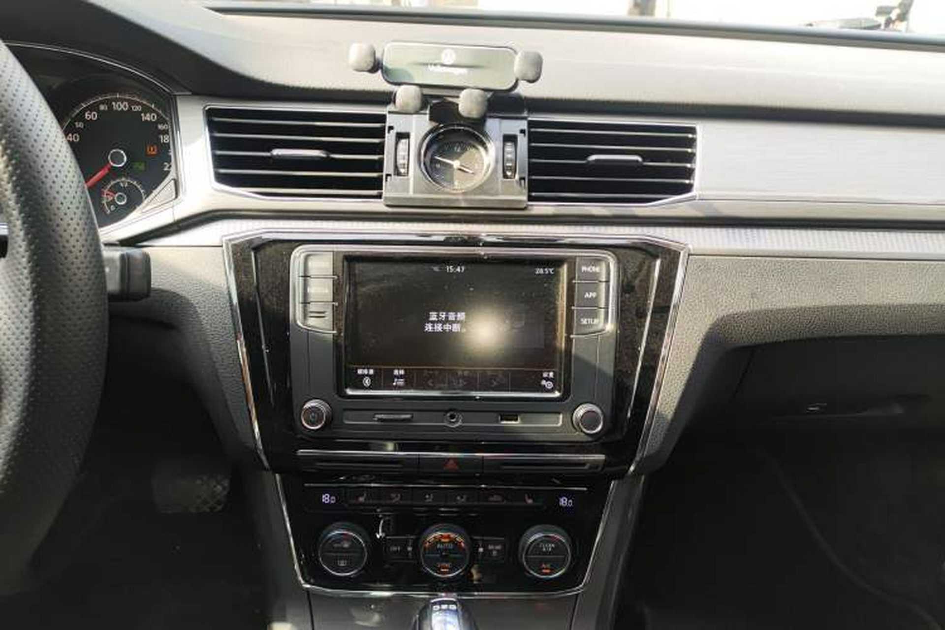 Used Volkswagen Passat 2017 280TSI DSG Luxury Edition Audio And AC Panel